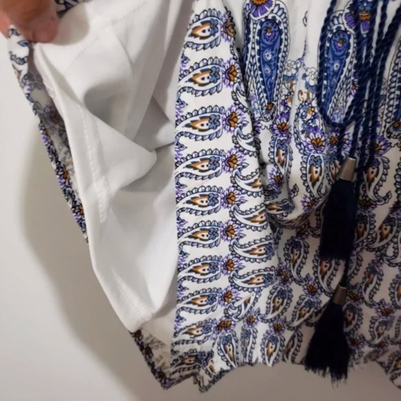 ❤️BLEUH CIEL paisley deep neck romper S - Picture 6 of 6